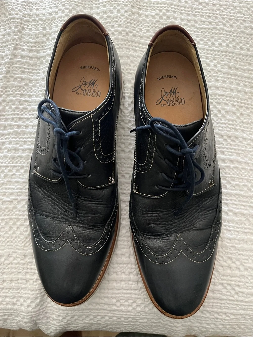 Men’s Navy Wingtip Derby Oxfords — Sheepskin-Lined Comfort